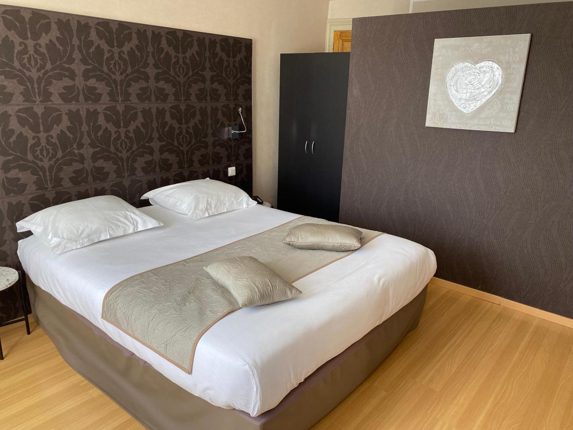 Hotel Saint-Pierre ポンタルリエ エクステリア 写真