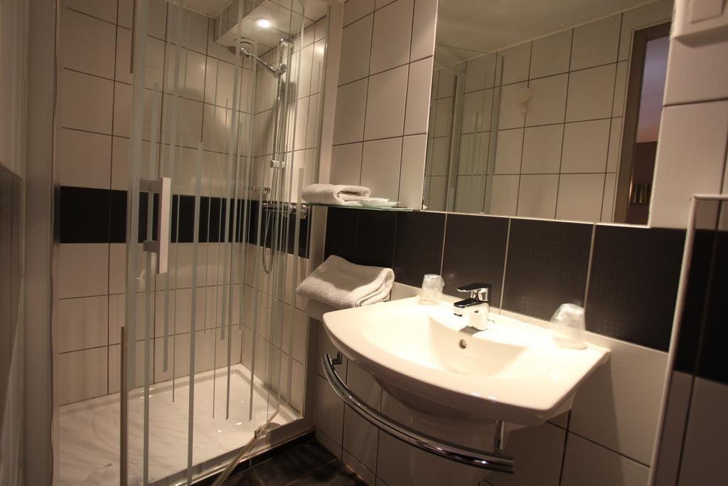 Hotel Saint-Pierre ポンタルリエ エクステリア 写真